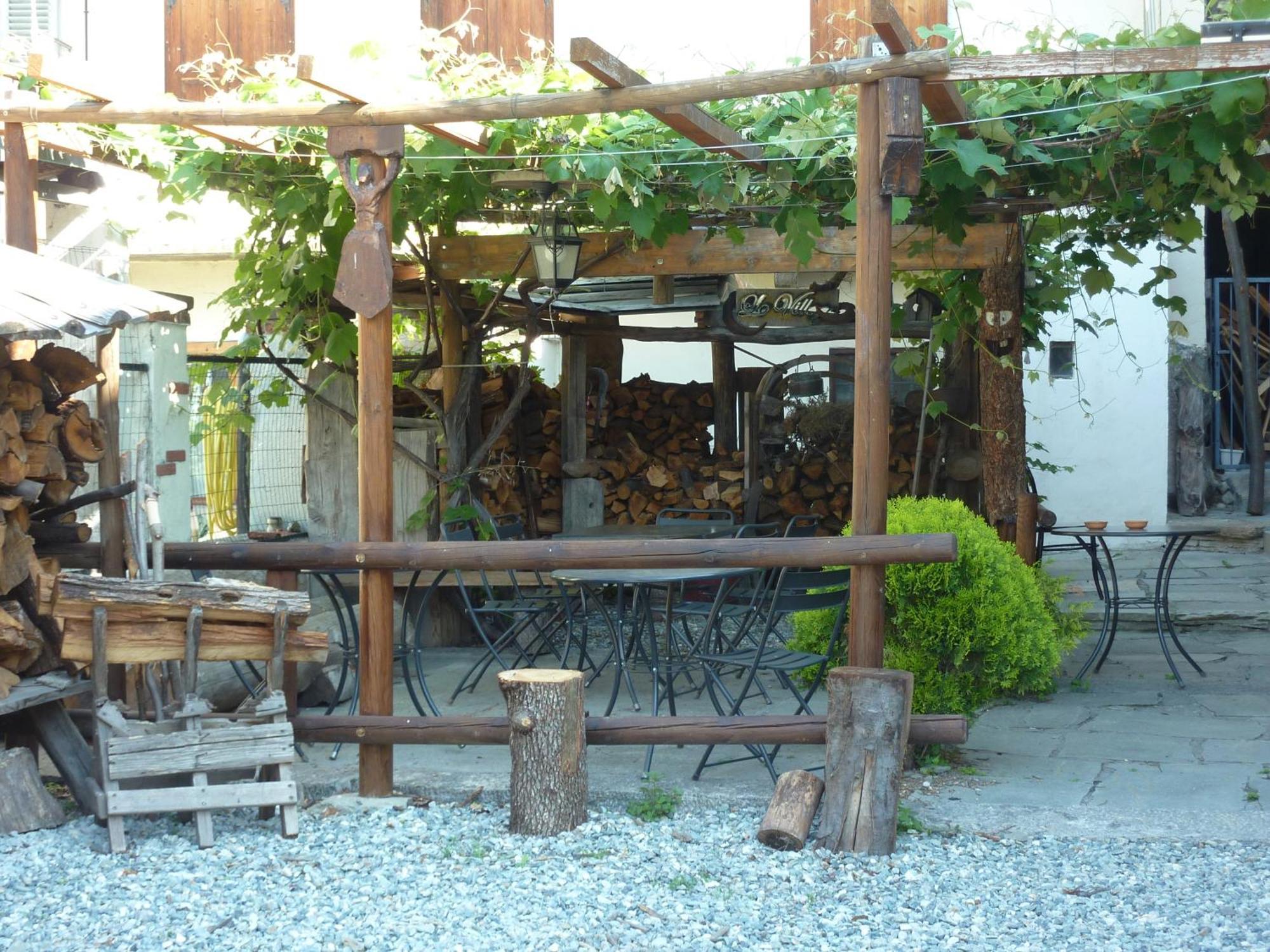Le Village Montjovet Extérieur photo