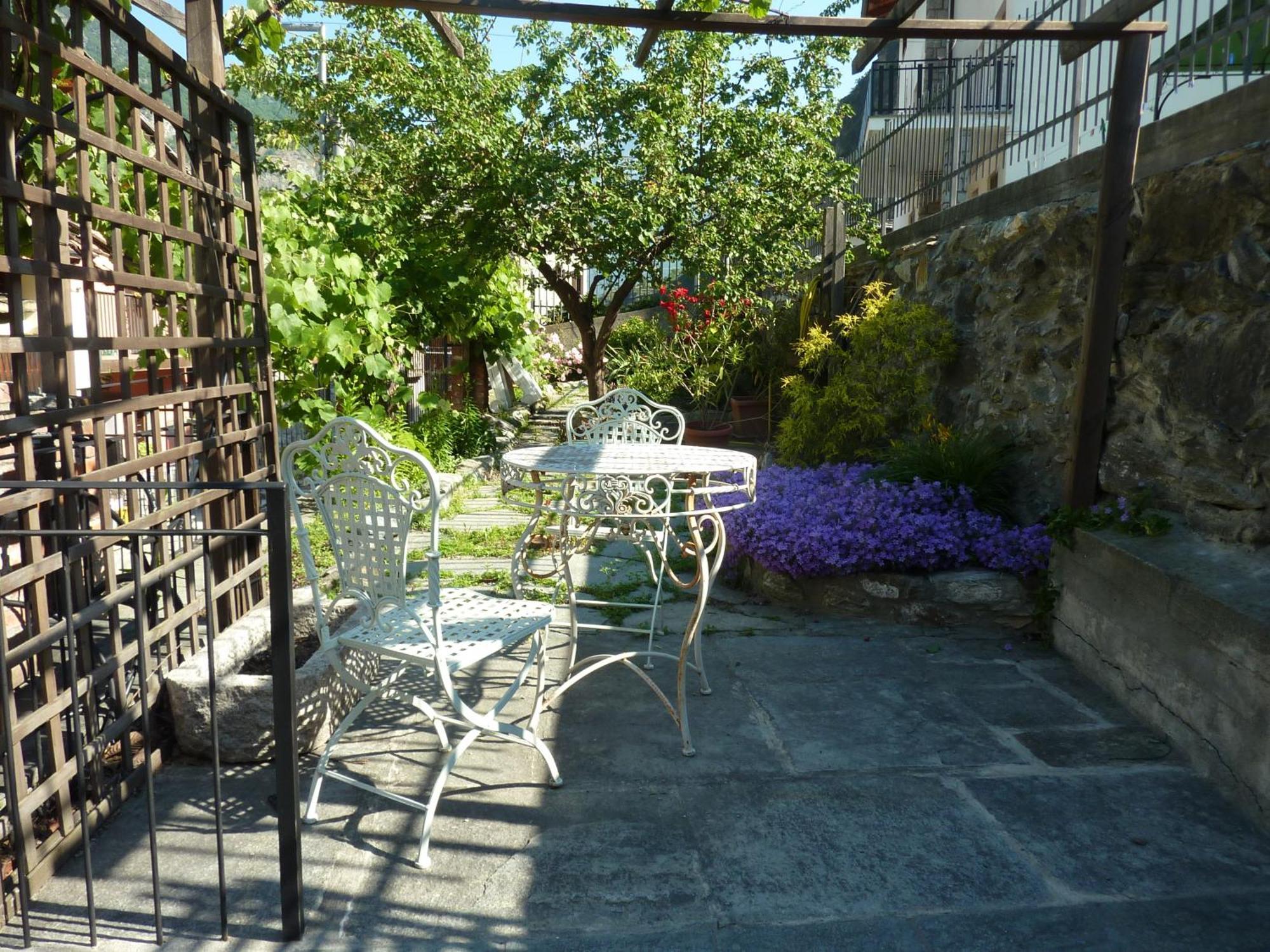 Le Village Montjovet Extérieur photo